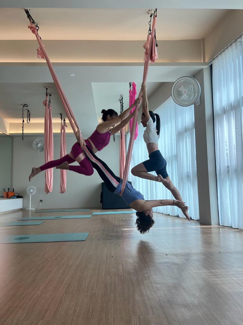 OM SPACE BODYLAB 空中瑜伽課